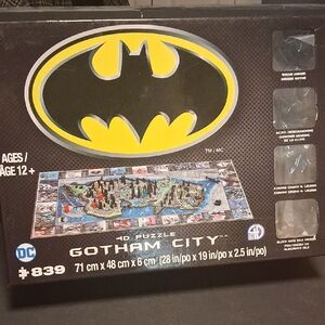 DC Batman Gotham City 4D Puzzle - Black and Yellow